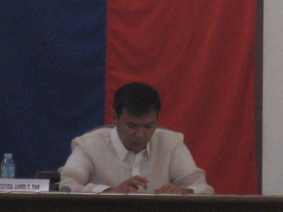 SP ALLOWS GOV. TAN TO BORROW Php 800 MILLION FROM LBP