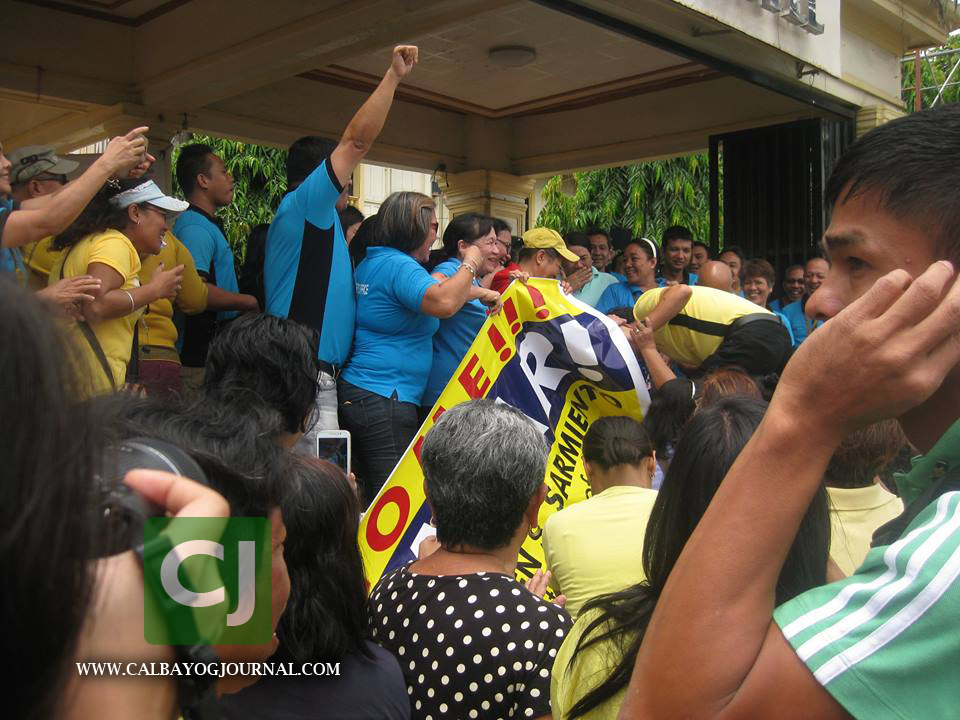 ROXAS BUILDS BOND WITH ELECTORATE