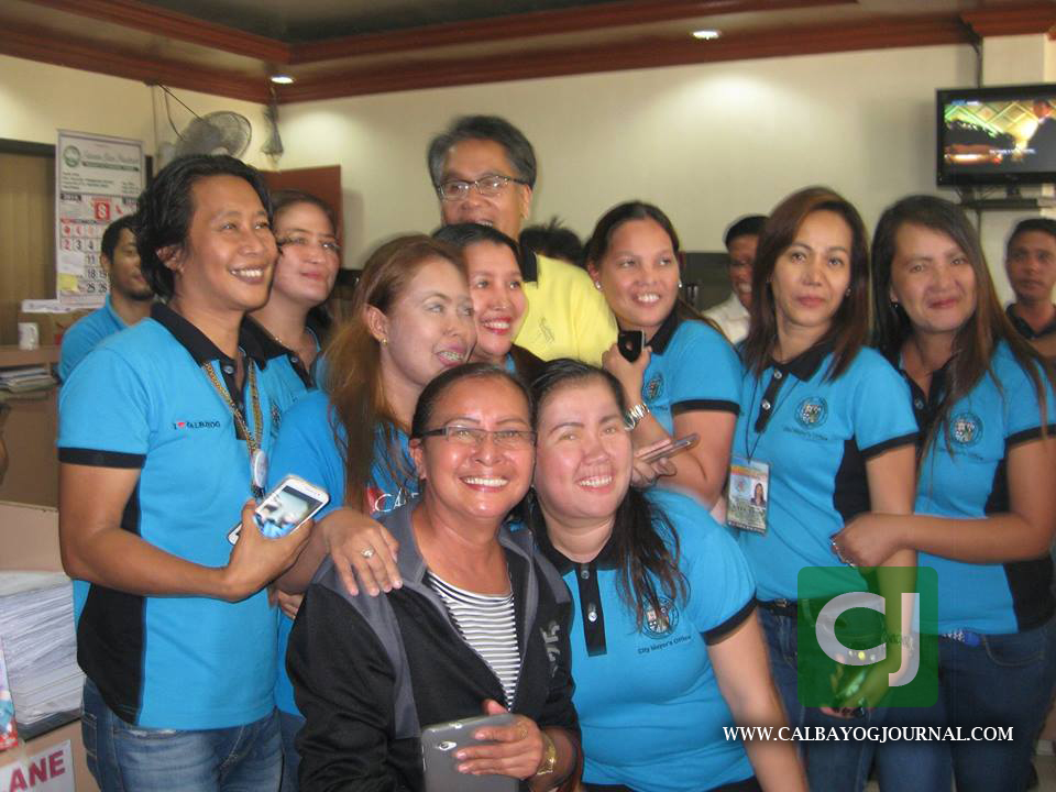 ROXAS BUILDS BOND WITH ELECTORATE