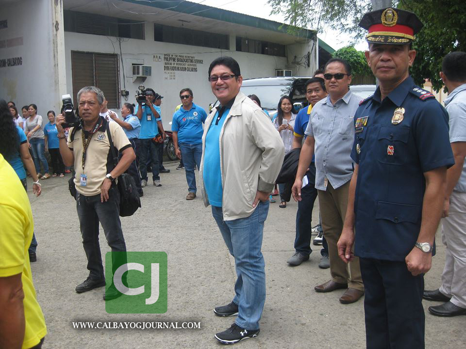 ROXAS BUILDS BOND WITH ELECTORATE