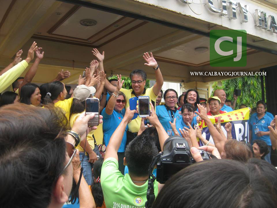 ROXAS BUILDS BOND WITH ELECTORATE