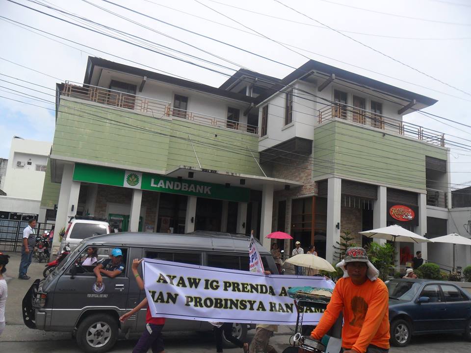 CATB. COP :  NO-TO-PHP800M-LOAN-COALITION ASSEMBLY AT PROVINCIAL CAPITOL, VERY PEACEFUL!