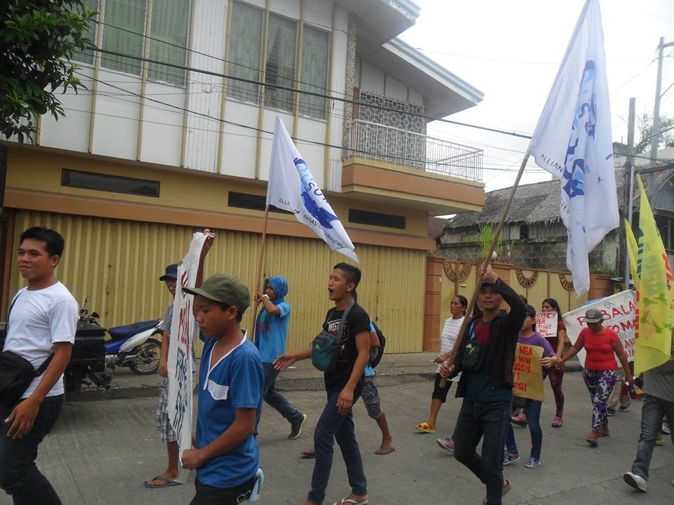 CATB. COP :  NO-TO-PHP800M-LOAN-COALITION ASSEMBLY AT PROVINCIAL CAPITOL, VERY PEACEFUL!