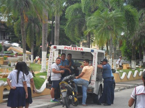 CATB. COP :  NO-TO-PHP800M-LOAN-COALITION ASSEMBLY AT PROVINCIAL CAPITOL, VERY PEACEFUL!