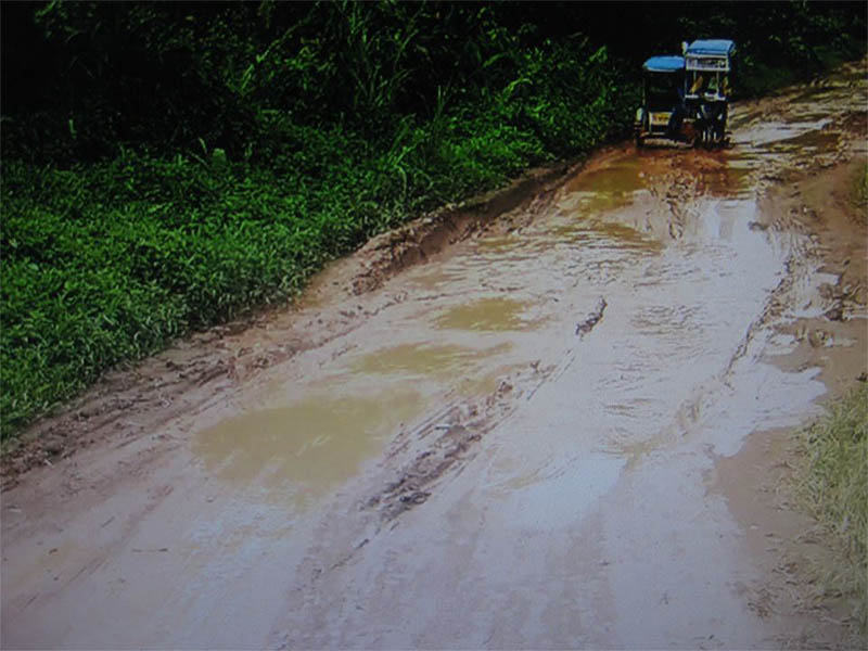 ROAD TO COMMUNITY OF YOLANDA SURVIVORS NEEDING GOVERNMENT ATTENTION